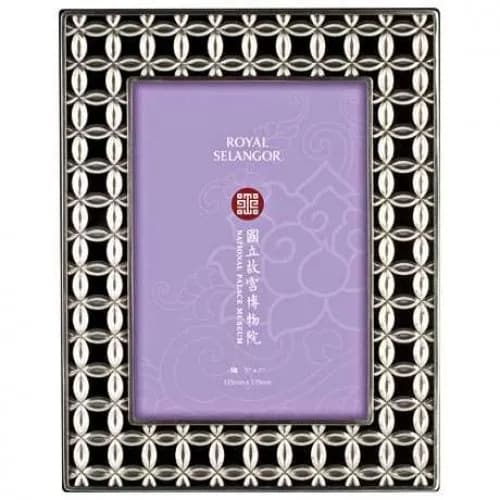Khung ảnh hoa văn đồng xu may mắn 5R