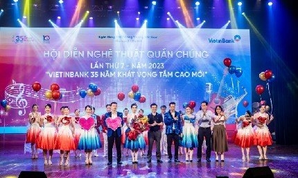 Bừng sáng mãi “VietinBank 35 năm khát vọng tầm cao mới”